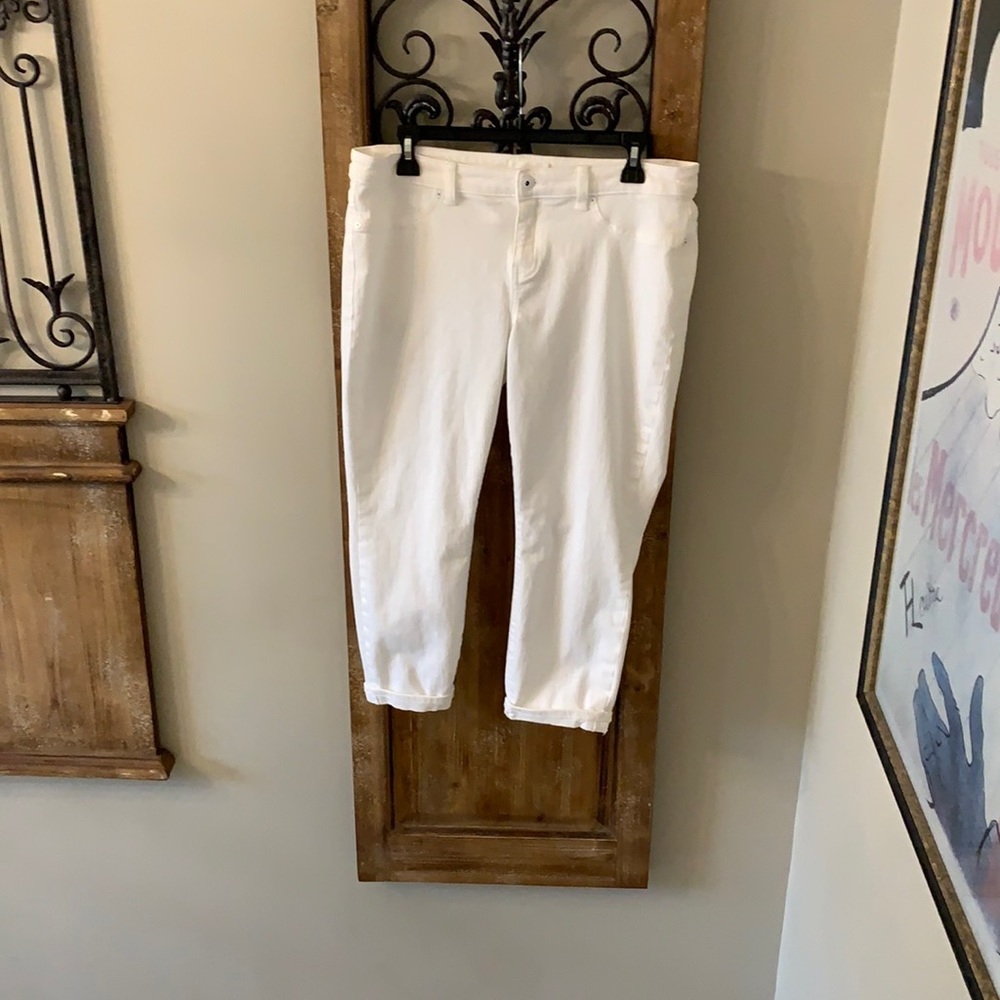 LILA RYAN White Ankle & Cropped Jeans